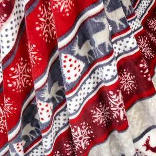 Coperta da vacanza super morbida in peluche a forma di renna con fiocchi di neve e dettagli rossi