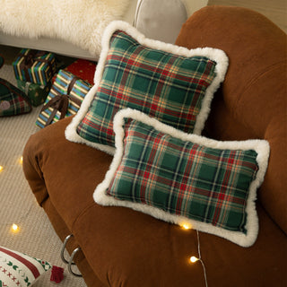 Cuscino natalizio foderato in sherpa, classico design tartan scozzese per un accogliente arredamento natalizio