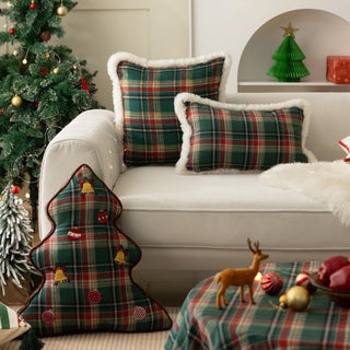 Cuscino natalizio foderato in sherpa, classico design tartan scozzese per un accogliente arredamento natalizio