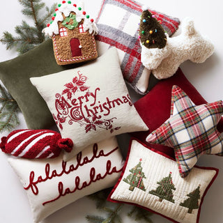 Comodo cuscino Gingerbread House con caramelle gommose pom-pom a forma di bastoncino di zucchero e accenti natalizi